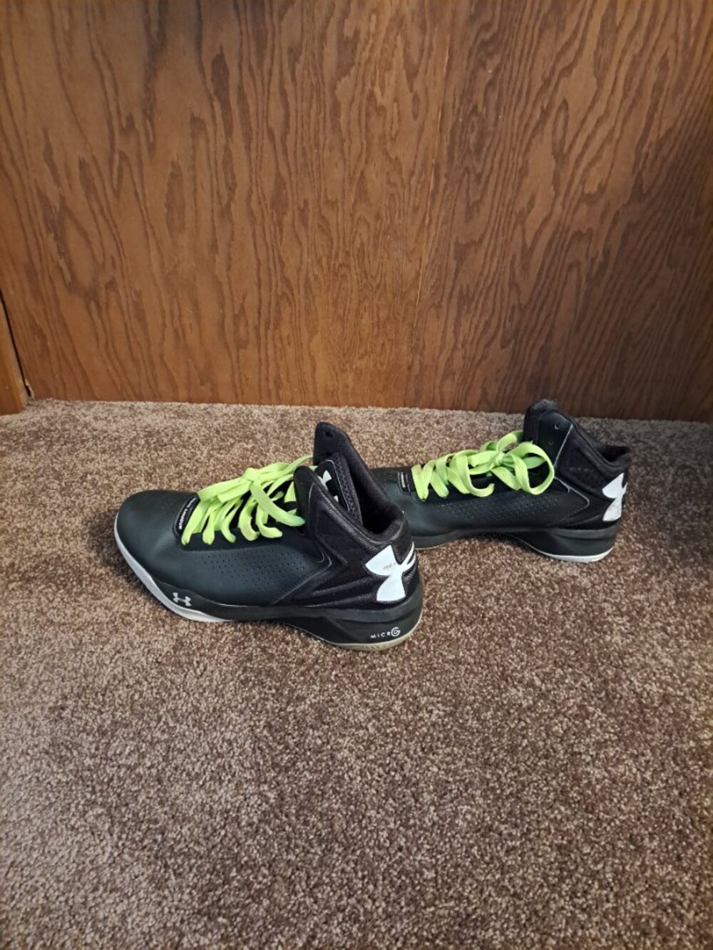 Under Armour micro g high-top basketball sneakers w/ vibrant neon green laces. - Picture 6 of 10